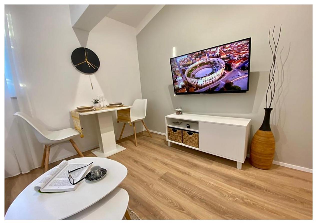 Apartments Fantasia Pula Ngoại thất bức ảnh